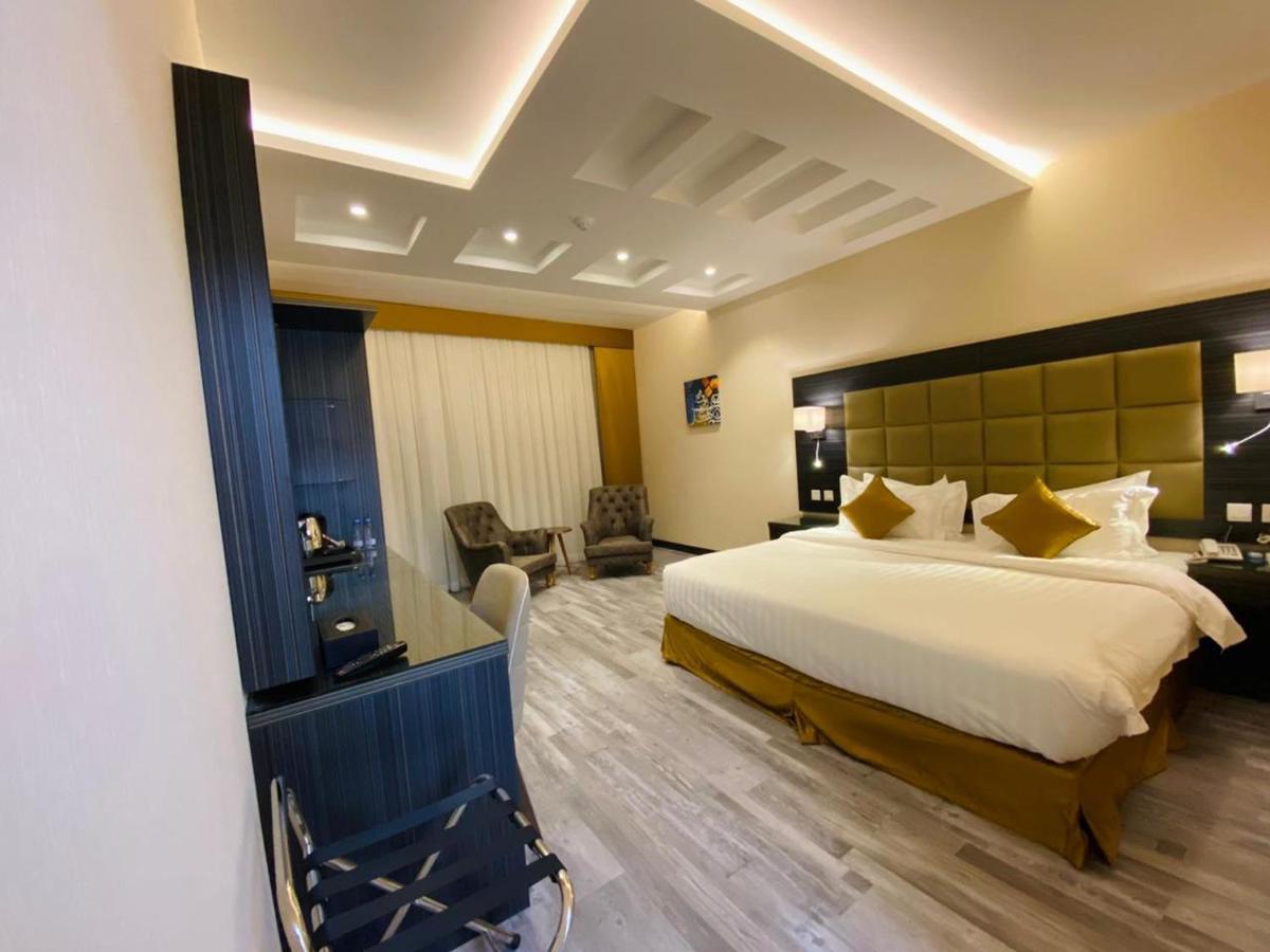 אל-מדינה Y Platinum Hotel מראה חיצוני תמונה